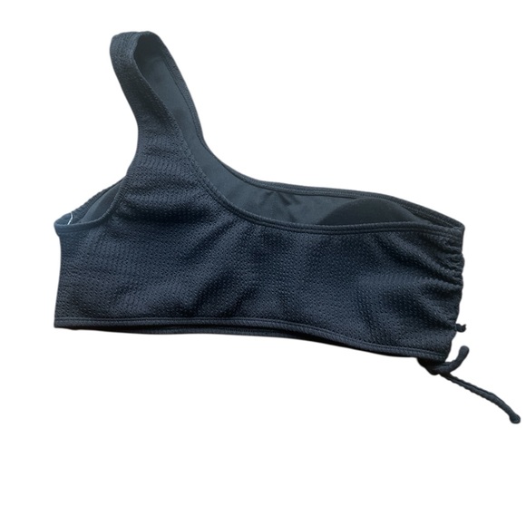 Salt + Cove Juniors' black textured 1-Shoulder Swim Top With side ruching - Picture 3 of 4